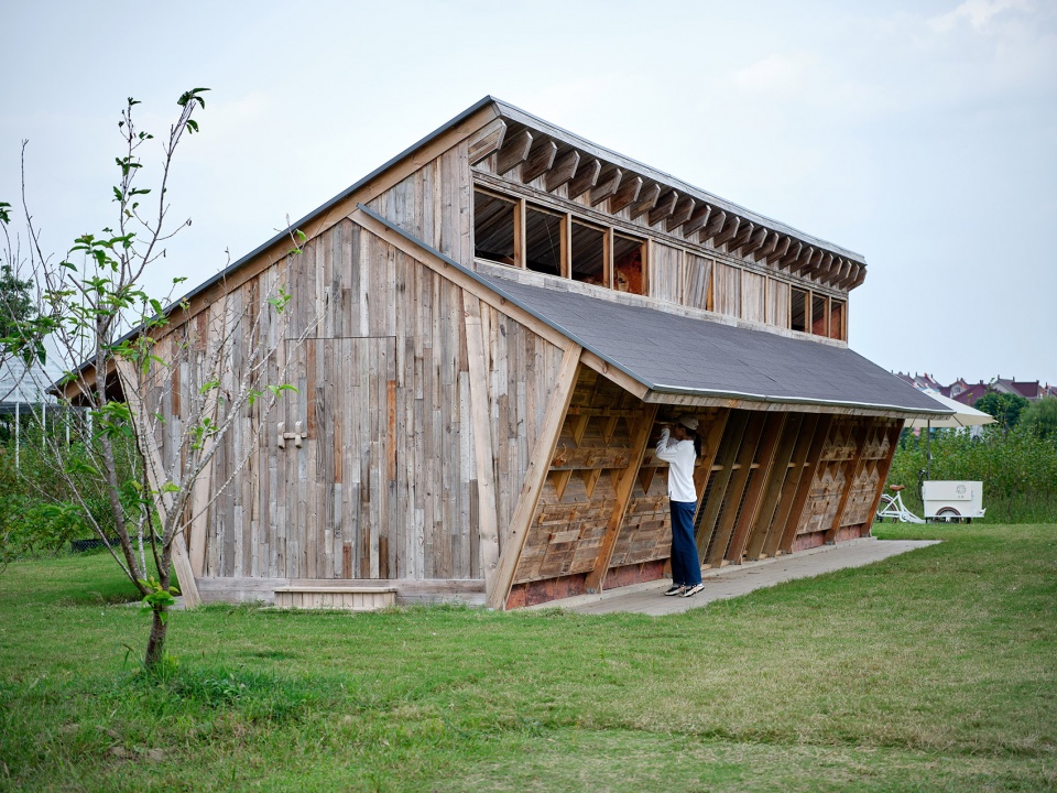 naera hotel chicken coop china by leeko studio