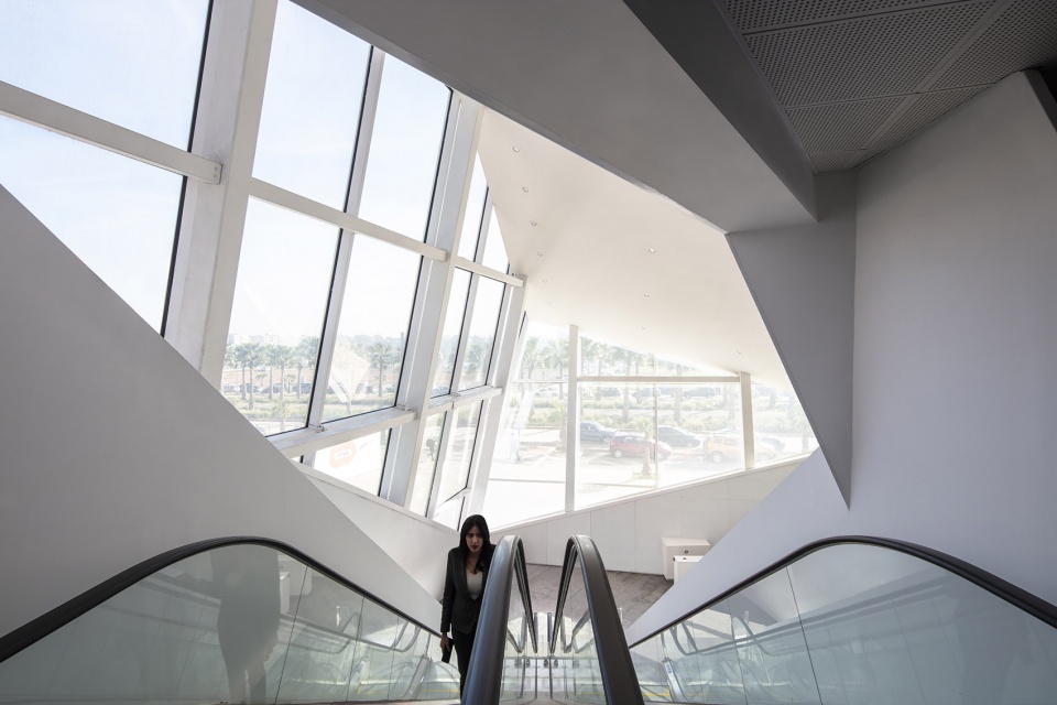 Casablanca Finance City Tower by Morphosis