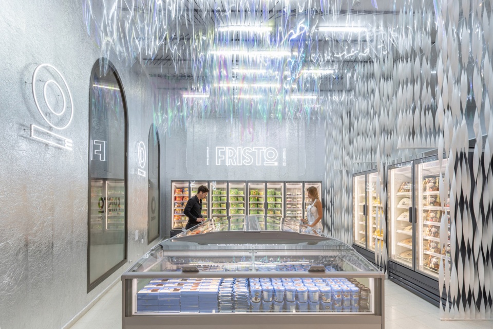 FRISTO frozen food market by EFEEME architects