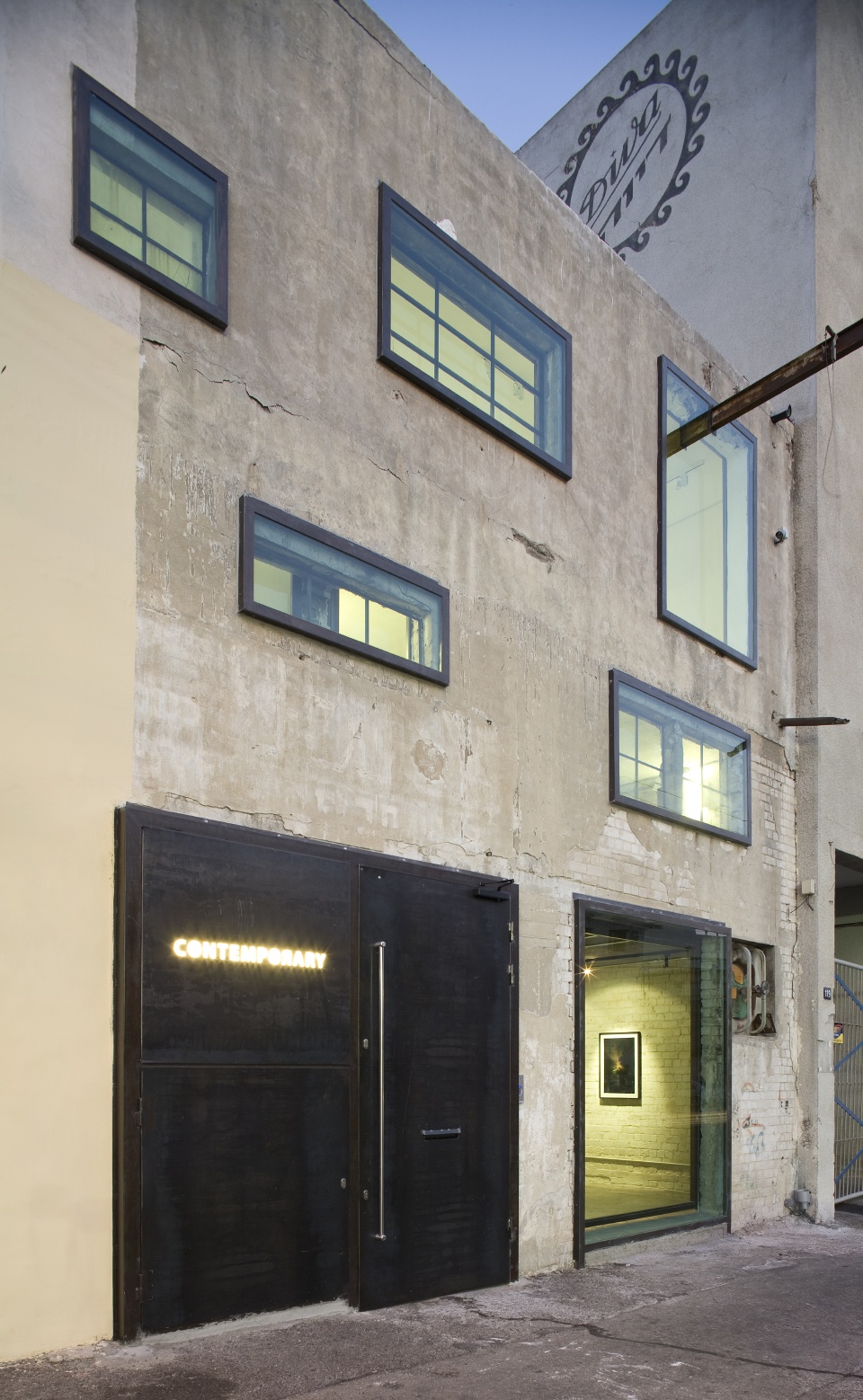 contemporary art gallery by a lerman architects