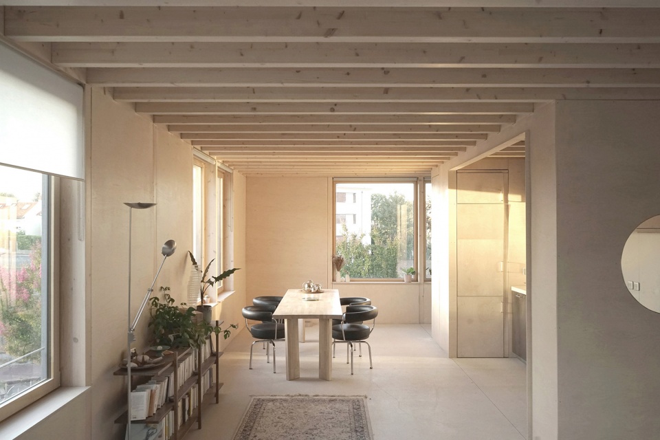 Suspended House OFFICE MUTO