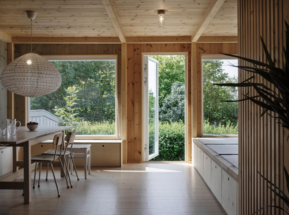 Wood Slat Shotgun House Austigard Arkitektur