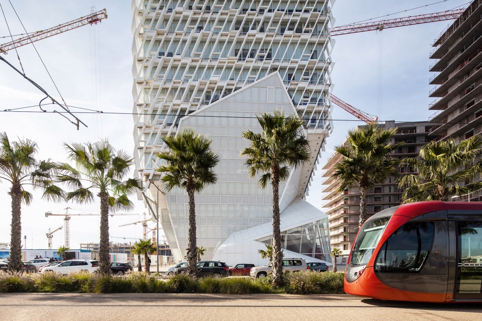 Casablanca Finance City Tower by Morphosis