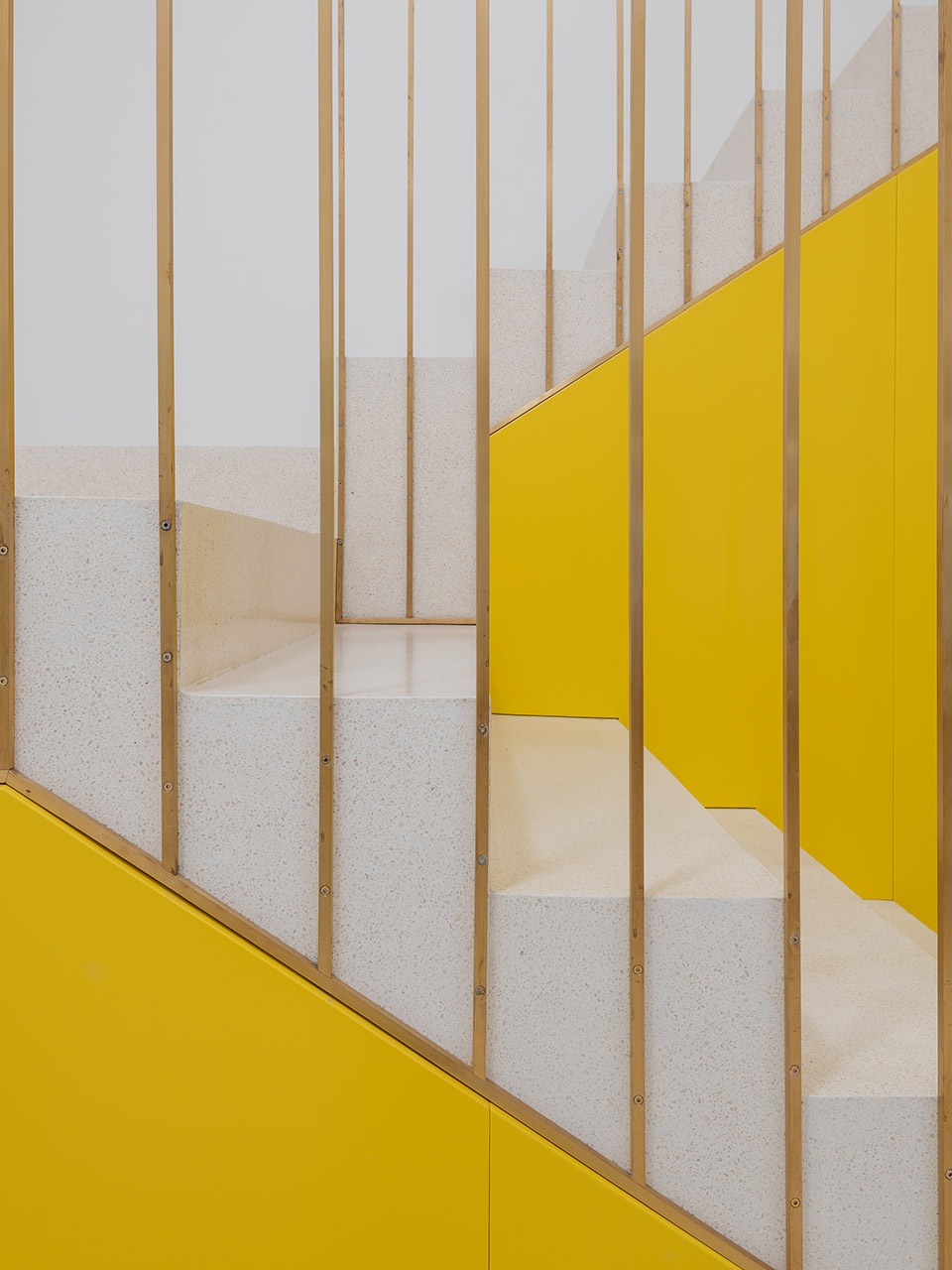 building in costa do castelo by aurora arquitectos
