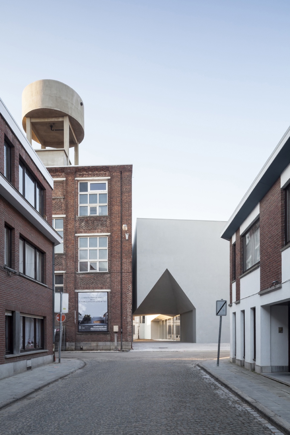 architecture faculty in tournai by aires mateus