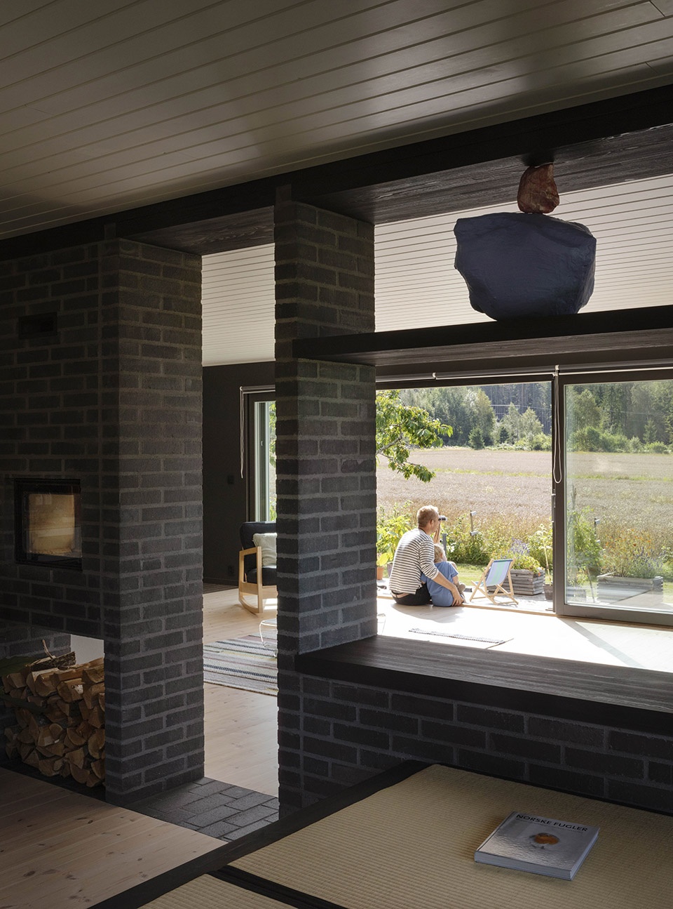 White House Black Brick Austigard Arkitektur