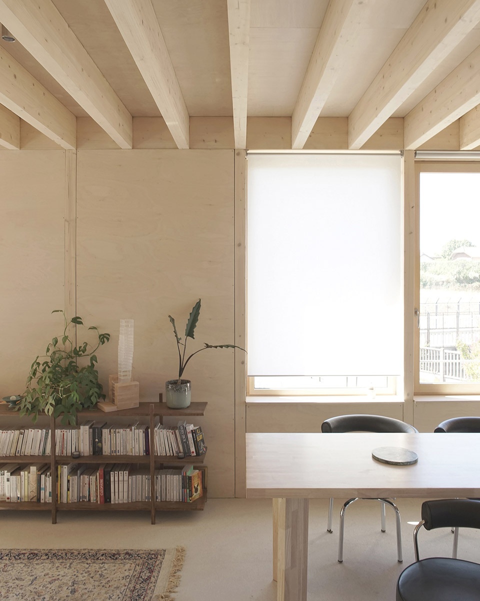 Suspended House OFFICE MUTO