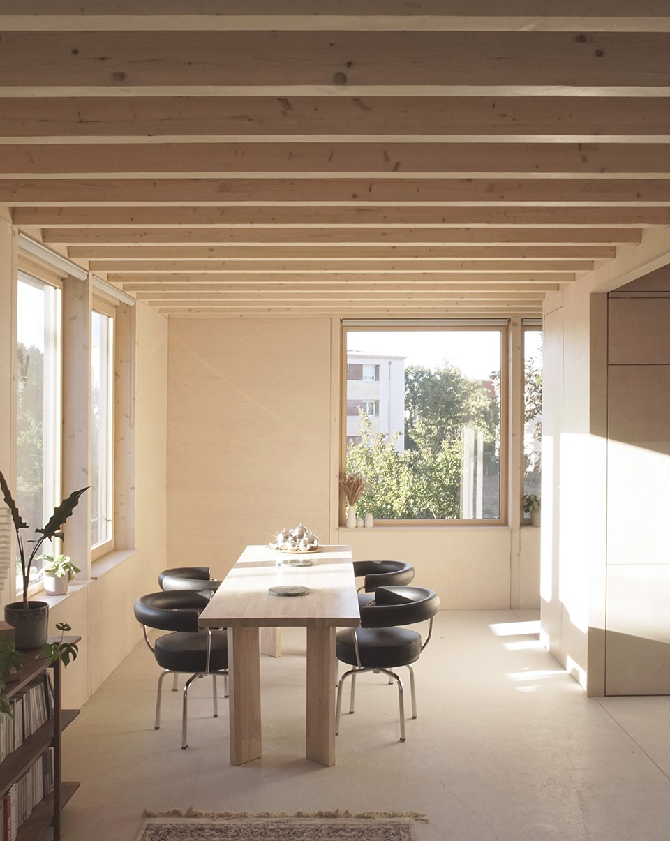 Suspended House OFFICE MUTO
