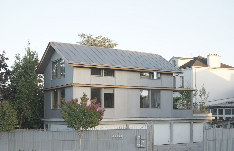 Suspended House OFFICE MUTO