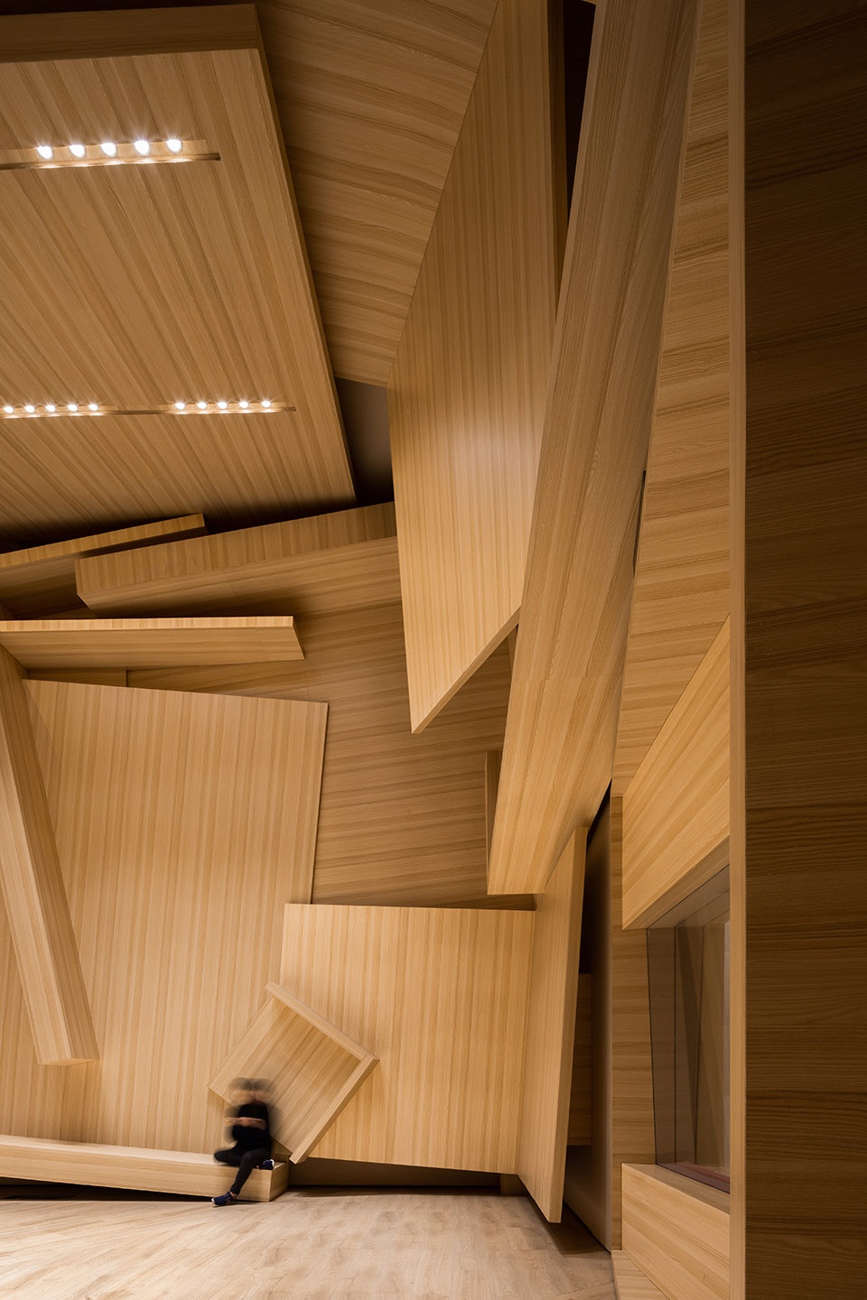 Chaotic Violence Guangzhou Grand Theater Meilan Small Symphony Recording Studio by DOMANI