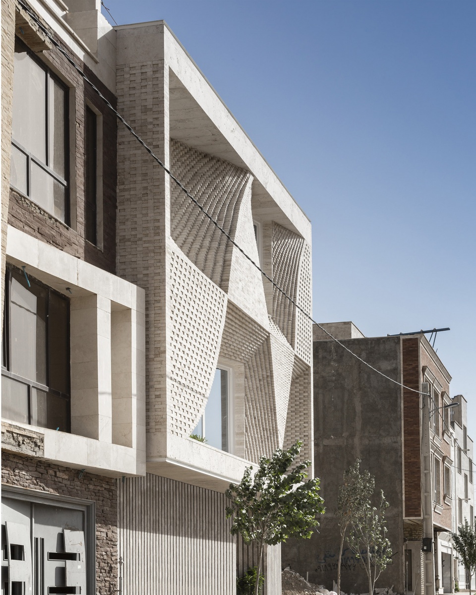 Mahallat Residental Building No3 by CAAT Studio