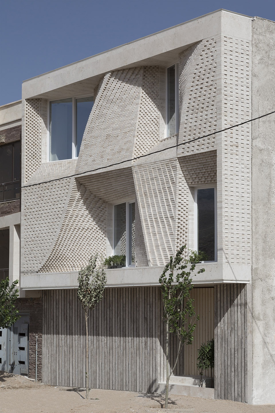 Mahallat Residental Building No3 by CAAT Studio