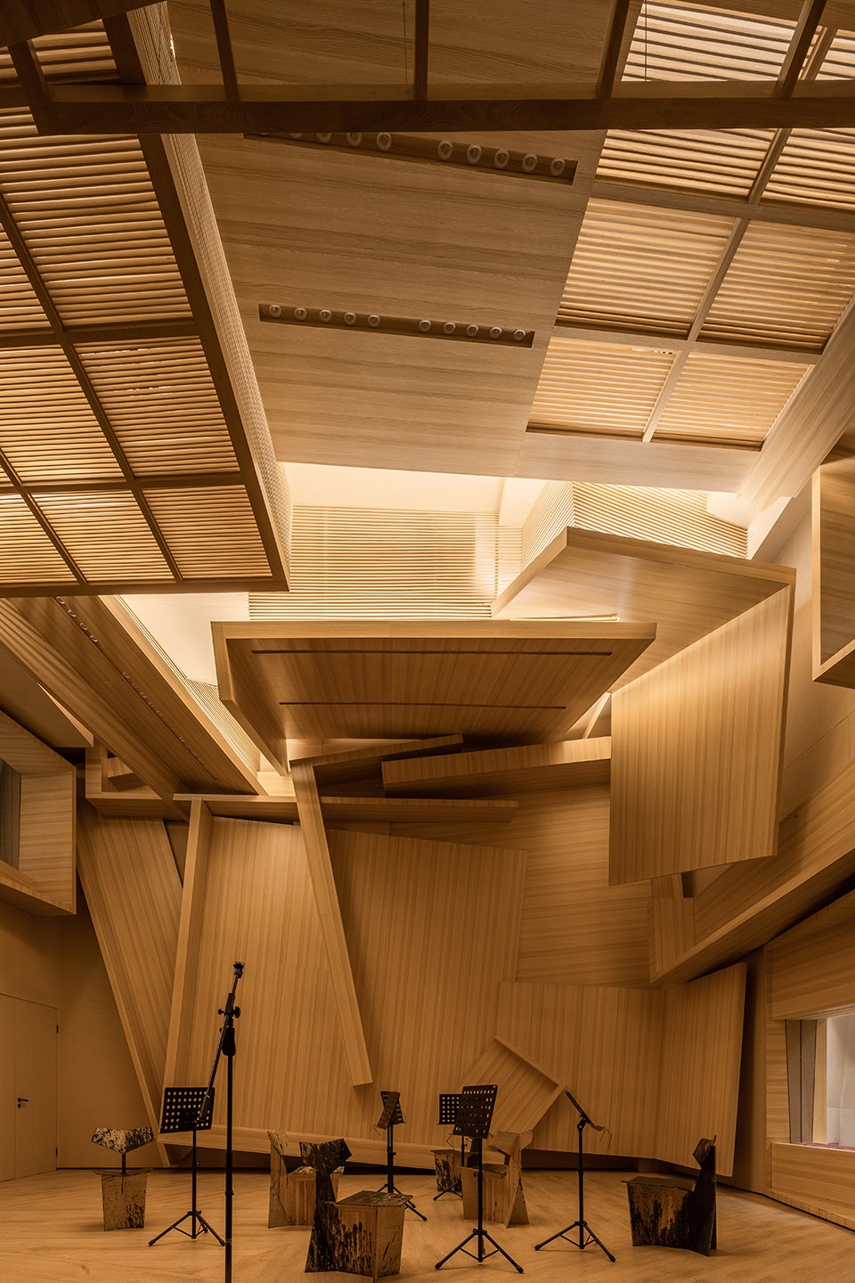 Chaotic Violence Guangzhou Grand Theater Meilan Small Symphony Recording Studio by DOMANI