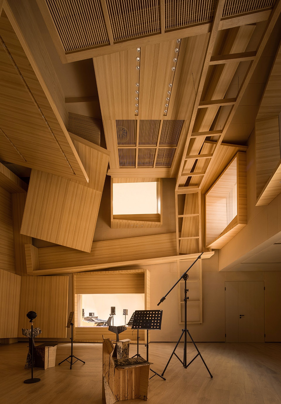 Chaotic Violence Guangzhou Grand Theater Meilan Small Symphony Recording Studio by DOMANI