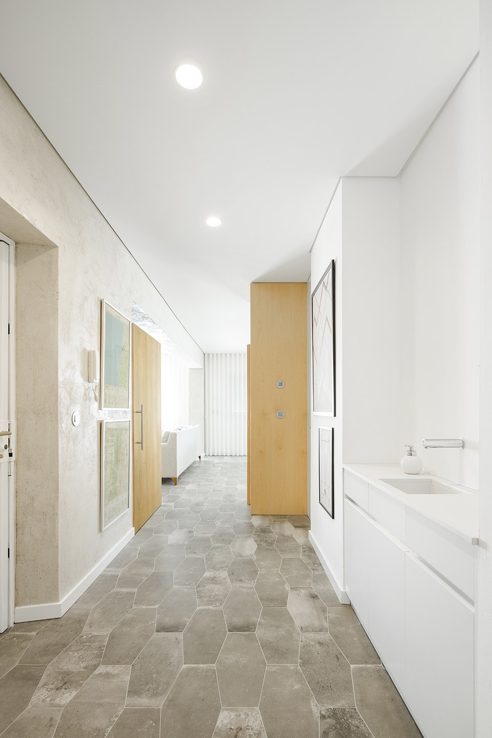 lar familiar by paulo moreira architectures