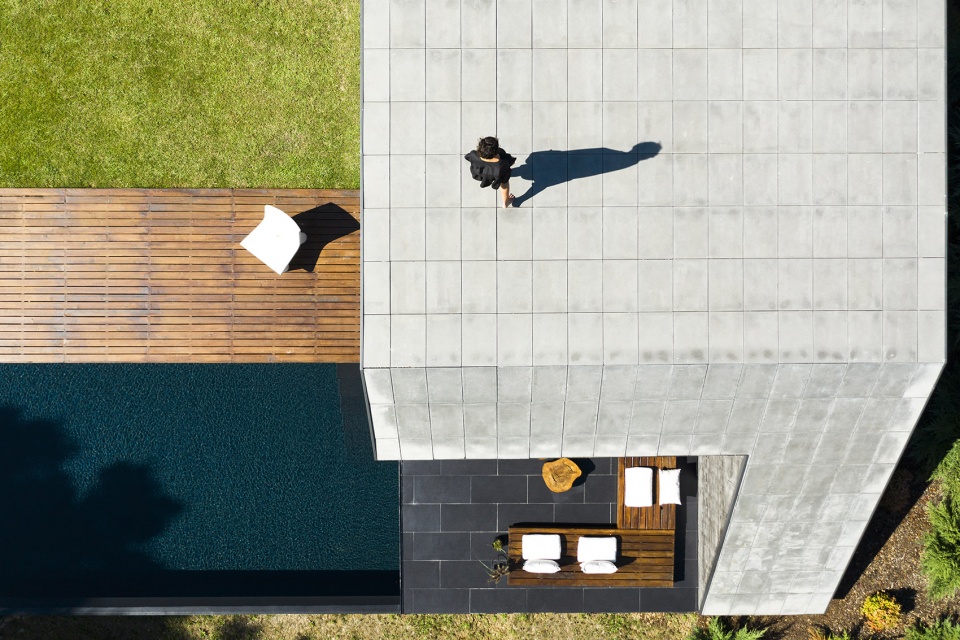casa dos sobreiros by hugo pereira arquitetos