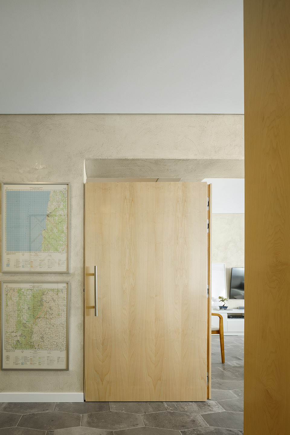 lar familiar by paulo moreira architectures