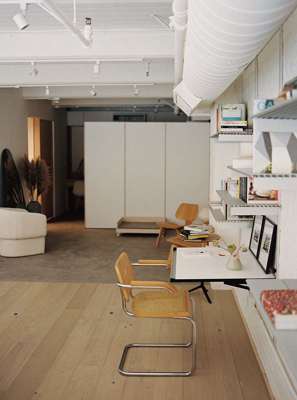 THE BISCUIT LOFT by OWIU Studio