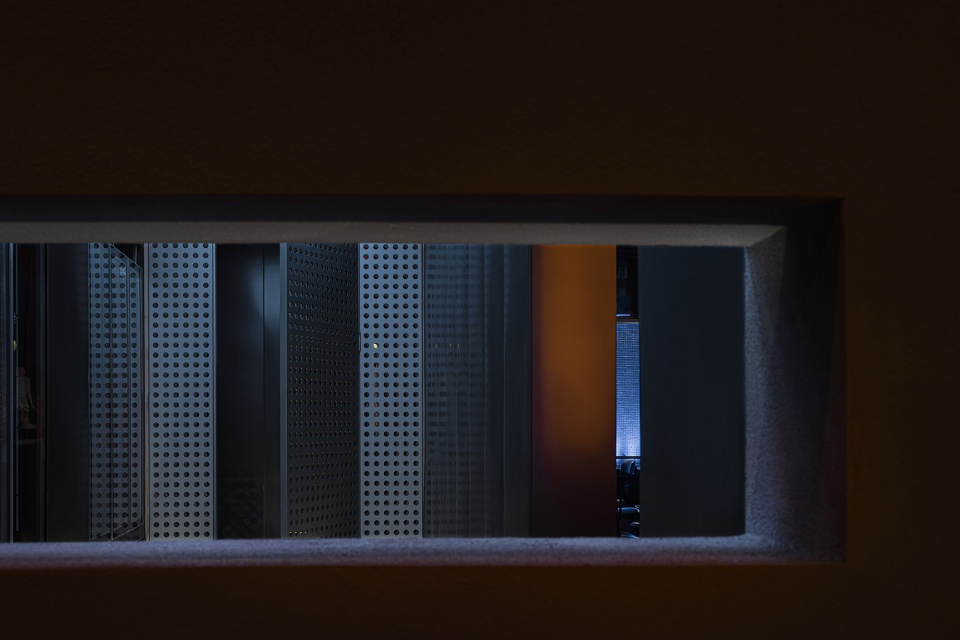 IRONBOX China by Y design