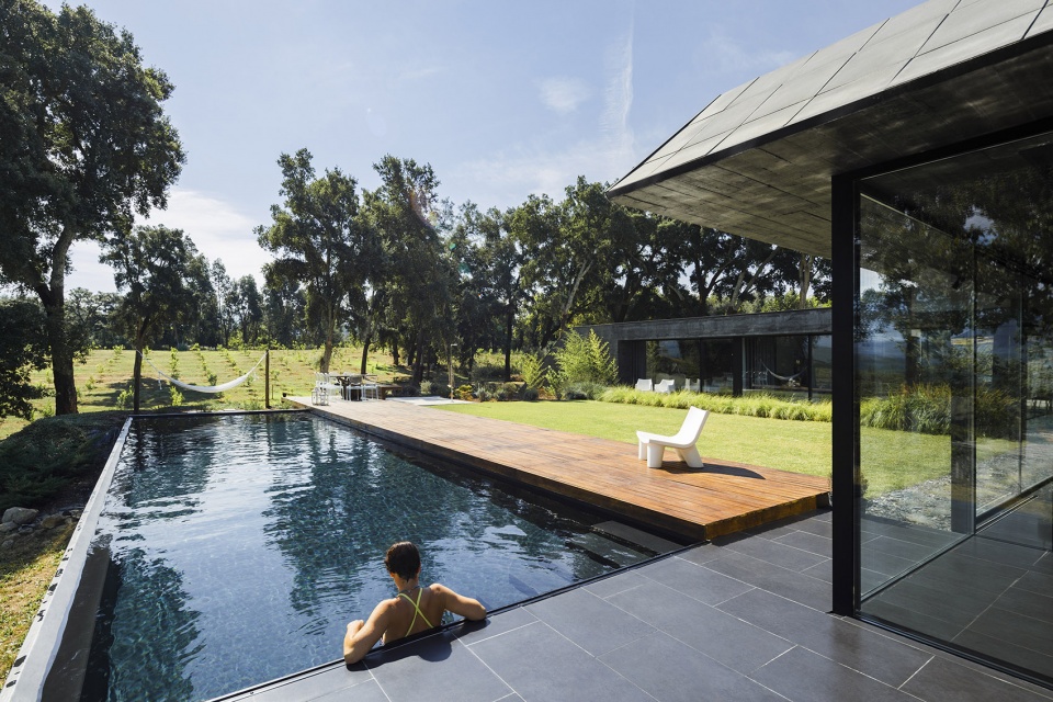 casa dos sobreiros by hugo pereira arquitetos