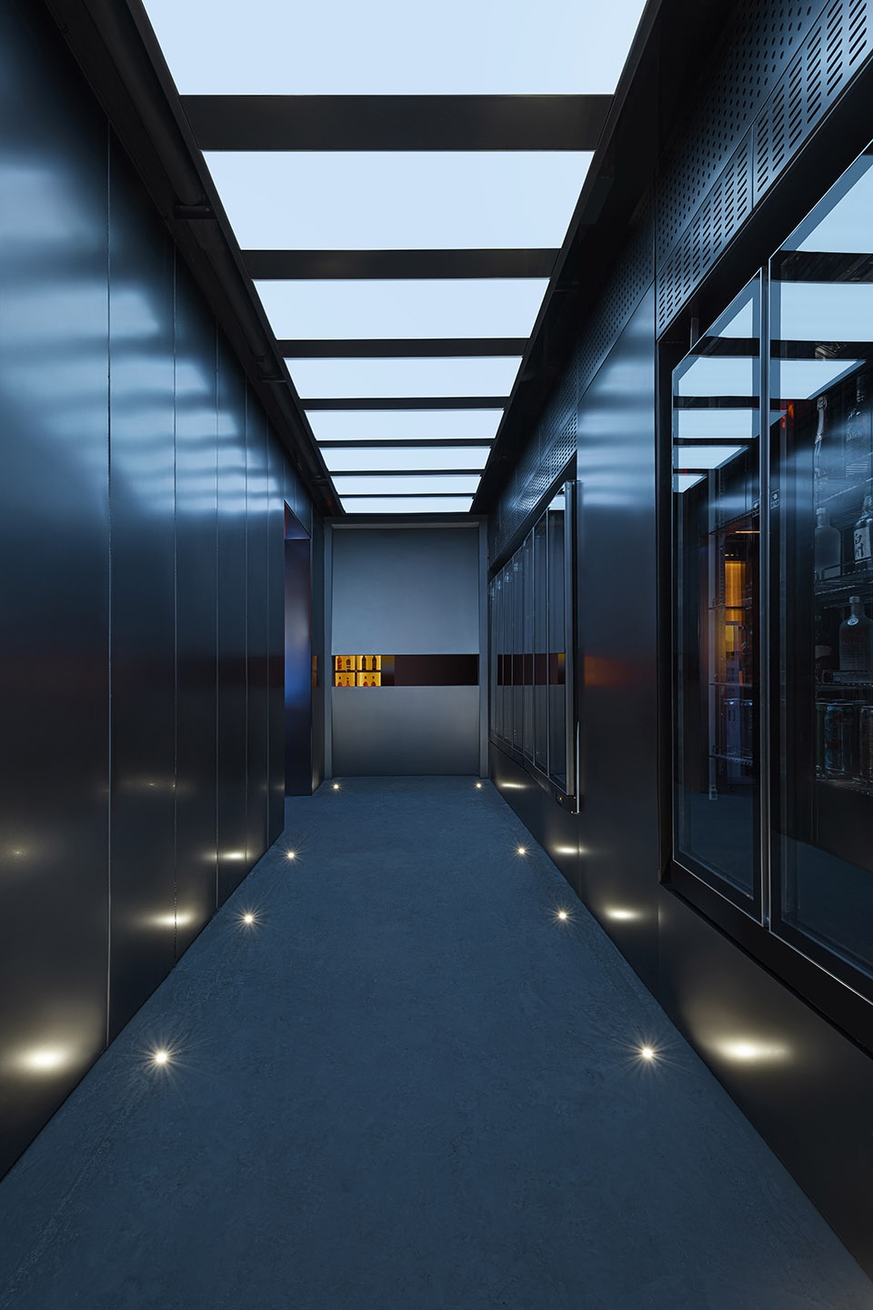 IRONBOX China by Y design