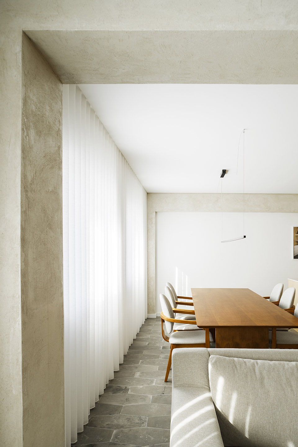 lar familiar by paulo moreira architectures