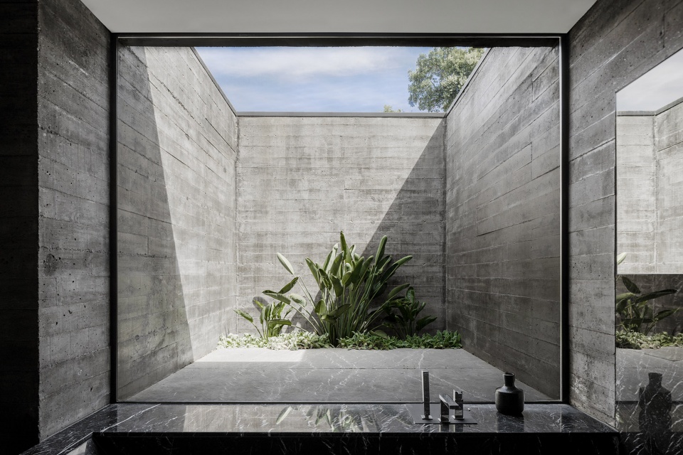 casa dos sobreiros by hugo pereira arquitetos