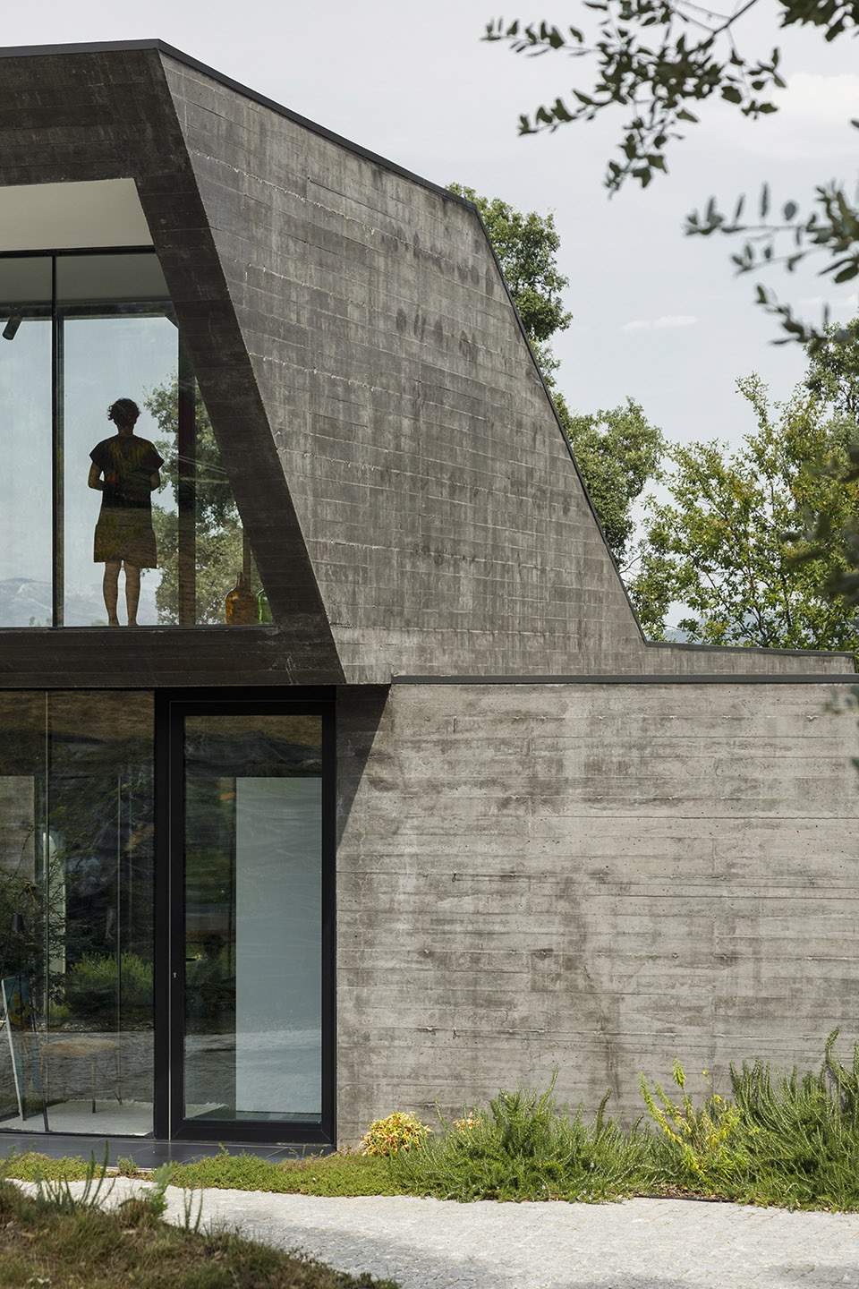 casa dos sobreiros by hugo pereira arquitetos