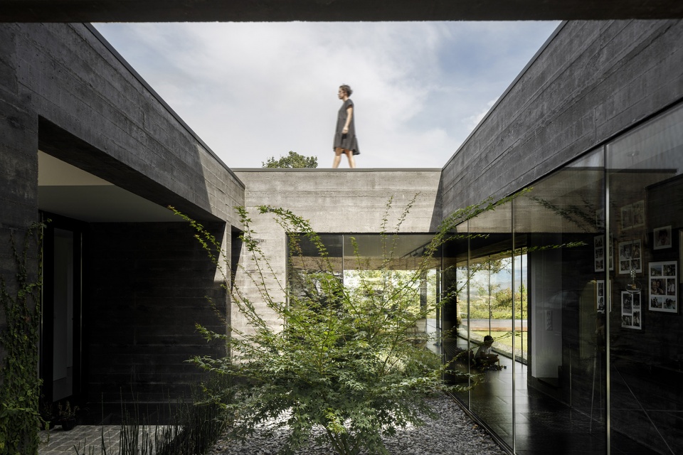 casa dos sobreiros by hugo pereira arquitetos