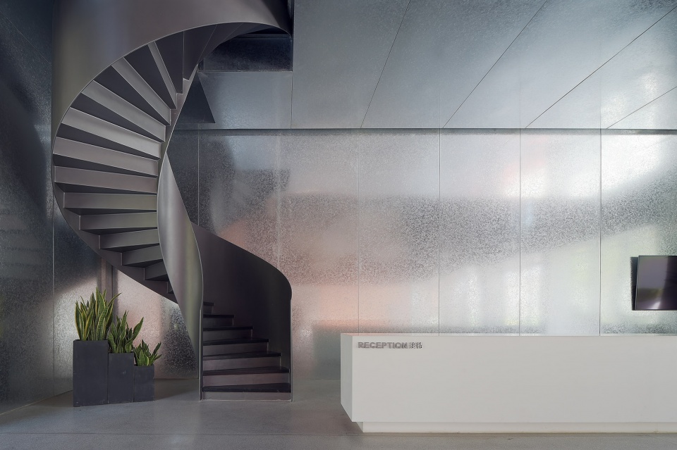 8342 Yangtze River Delta Roadshow Center AND STUDIO