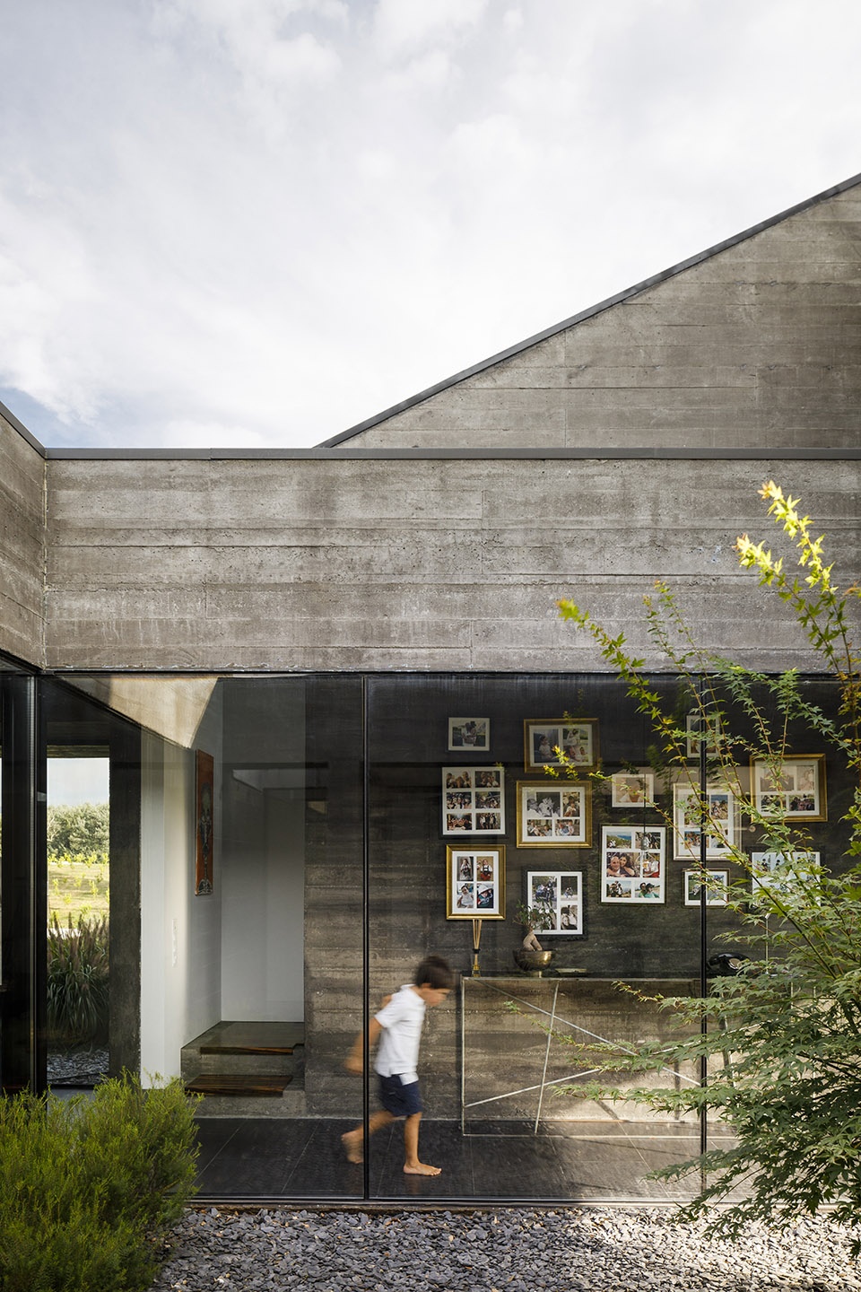 casa dos sobreiros by hugo pereira arquitetos