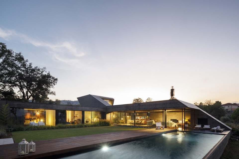 casa dos sobreiros by hugo pereira arquitetos