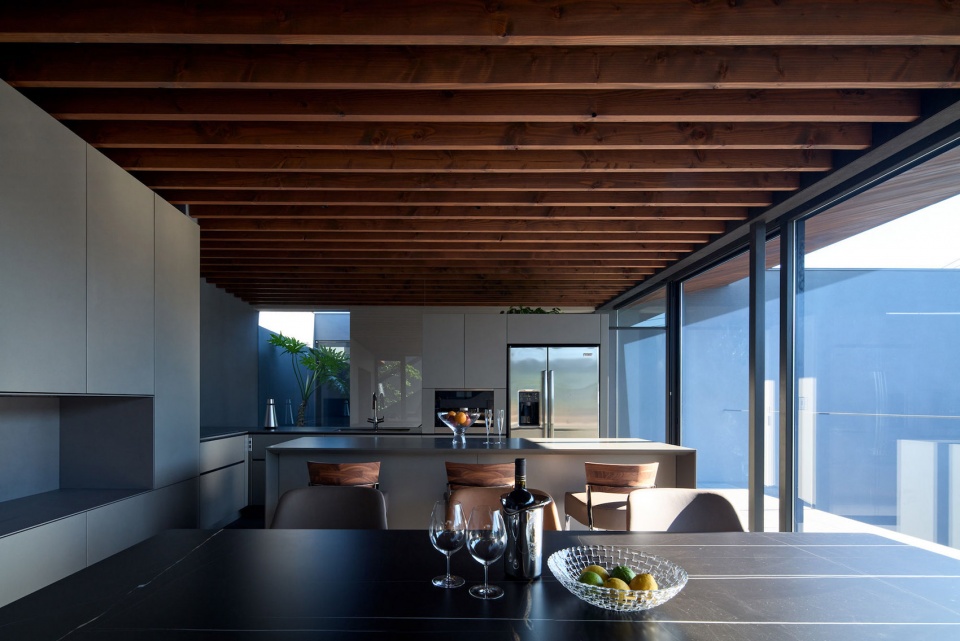 NOBLE APOLLO Architects Associates