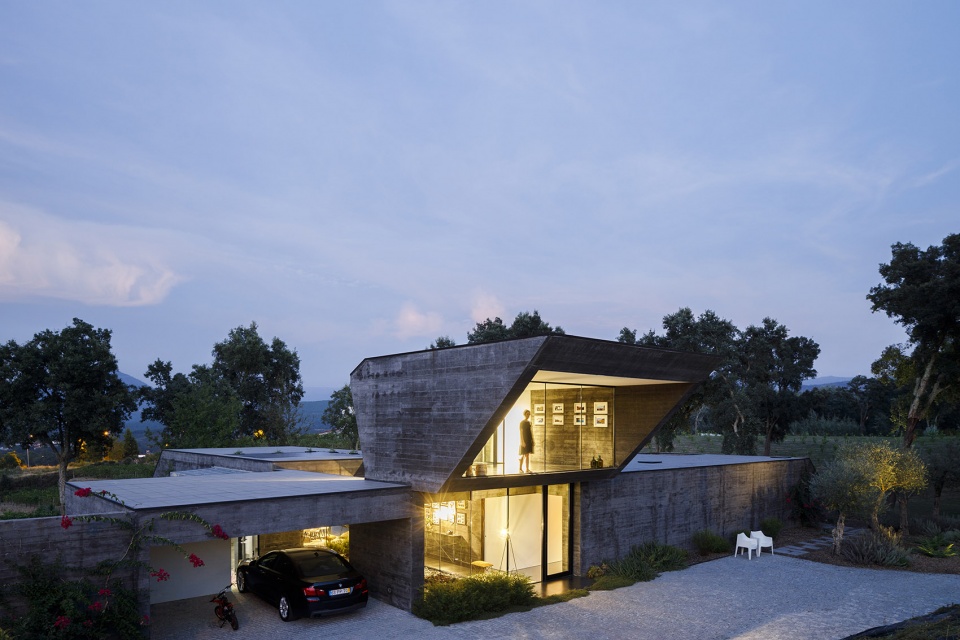 casa dos sobreiros by hugo pereira arquitetos