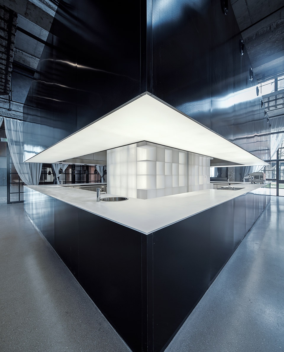 8342 Yangtze River Delta Roadshow Center AND STUDIO