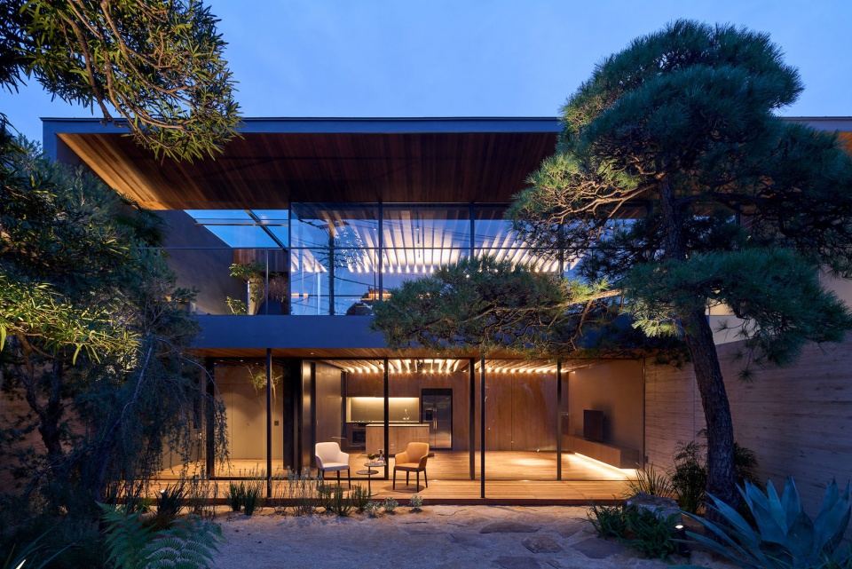 NOBLE APOLLO Architects Associates