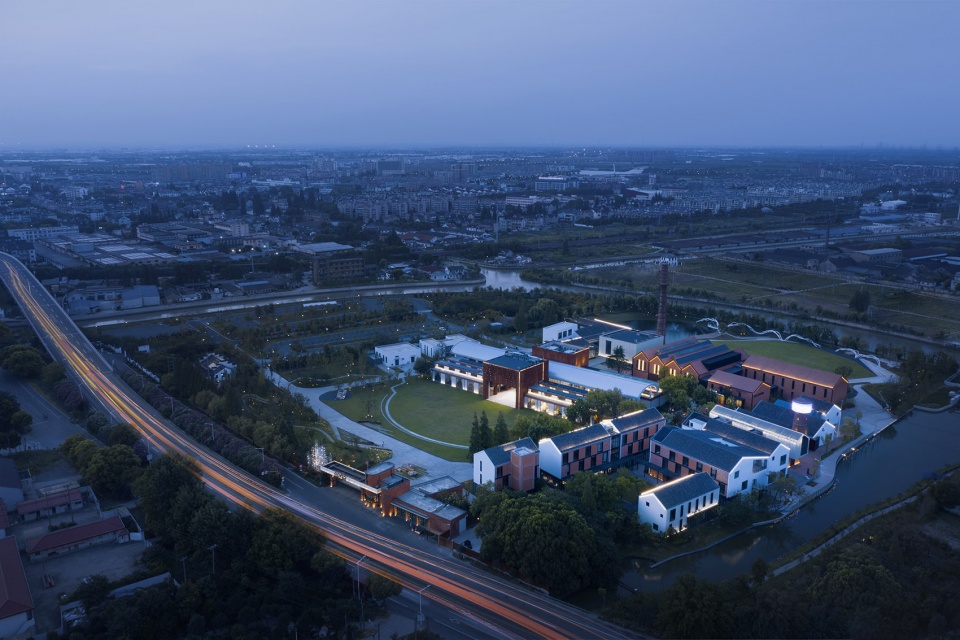 8342 Yangtze River Delta Roadshow Center AND STUDIO