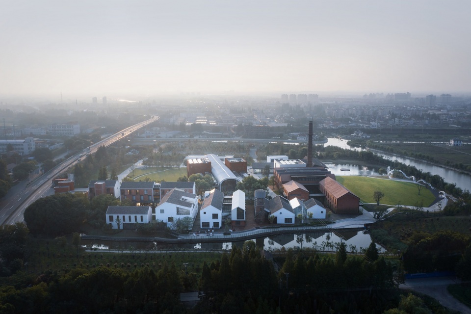 8342 Yangtze River Delta Roadshow Center AND STUDIO