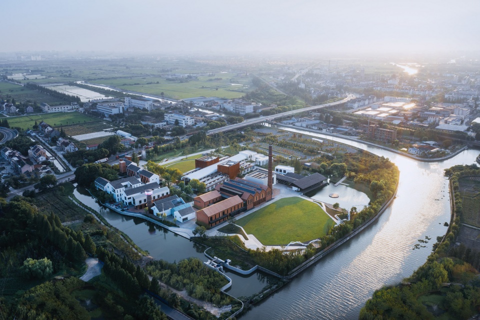 8342 Yangtze River Delta Roadshow Center AND STUDIO