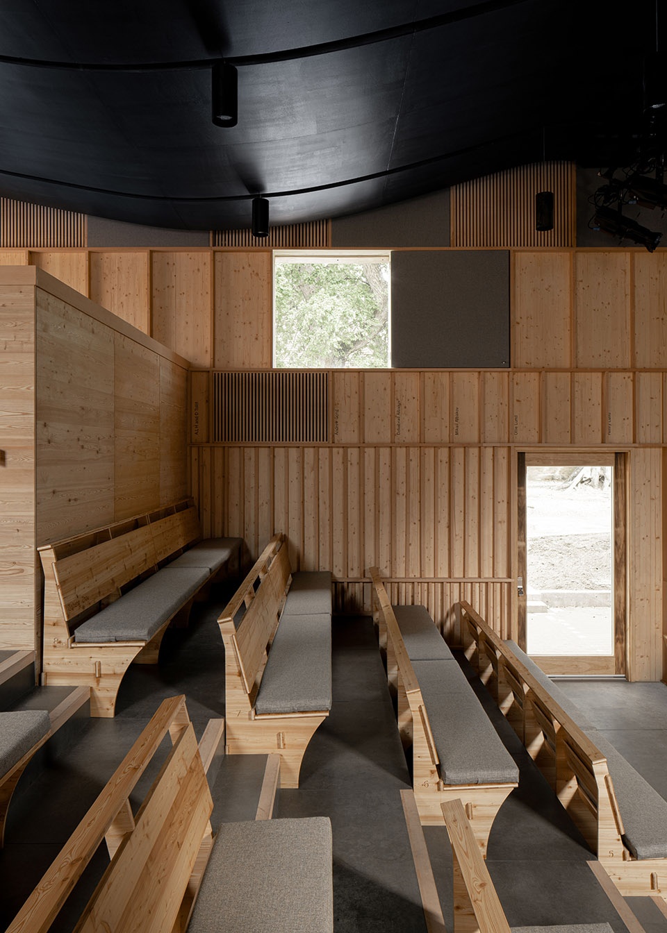 David Brownlow Theatre Jonathan Tuckey Design