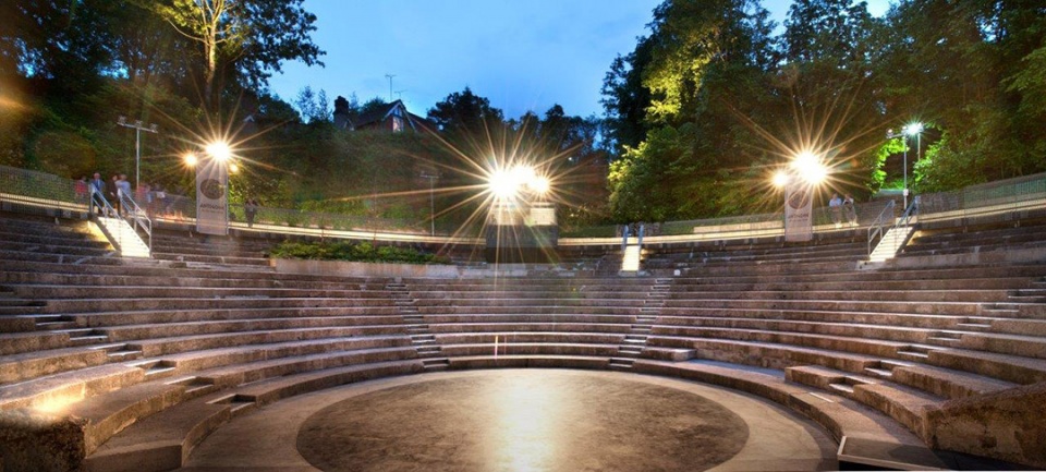 a brief introduction about theater design