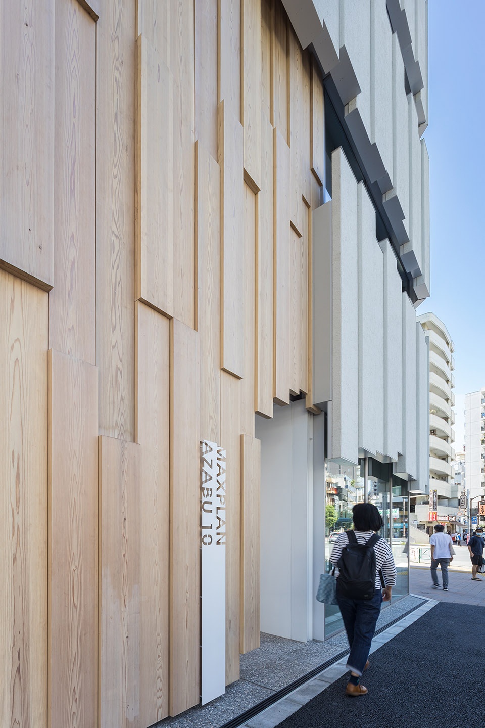 MAXPLAN AZABU 10 by Kengo Kuma and Associates