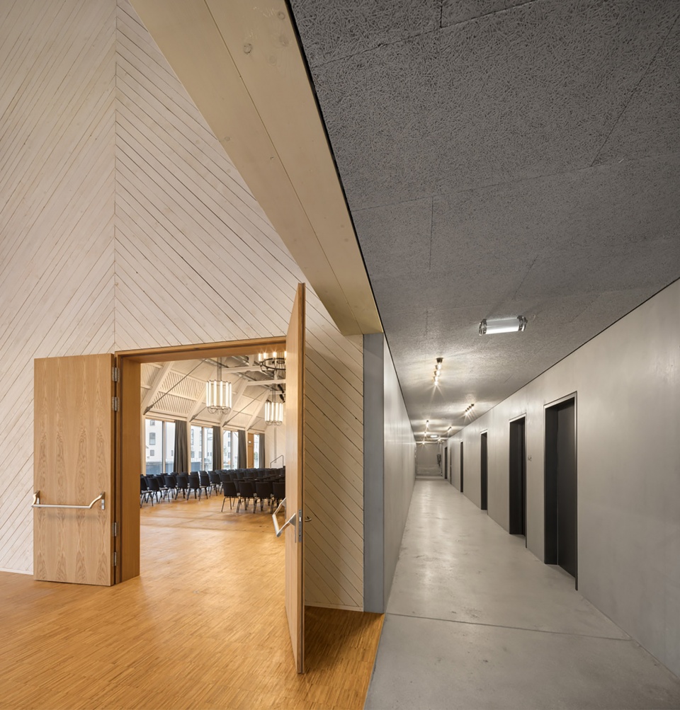 Kulturhalle Christoph Willibald Gluck by KÜHNLEIN Architektur