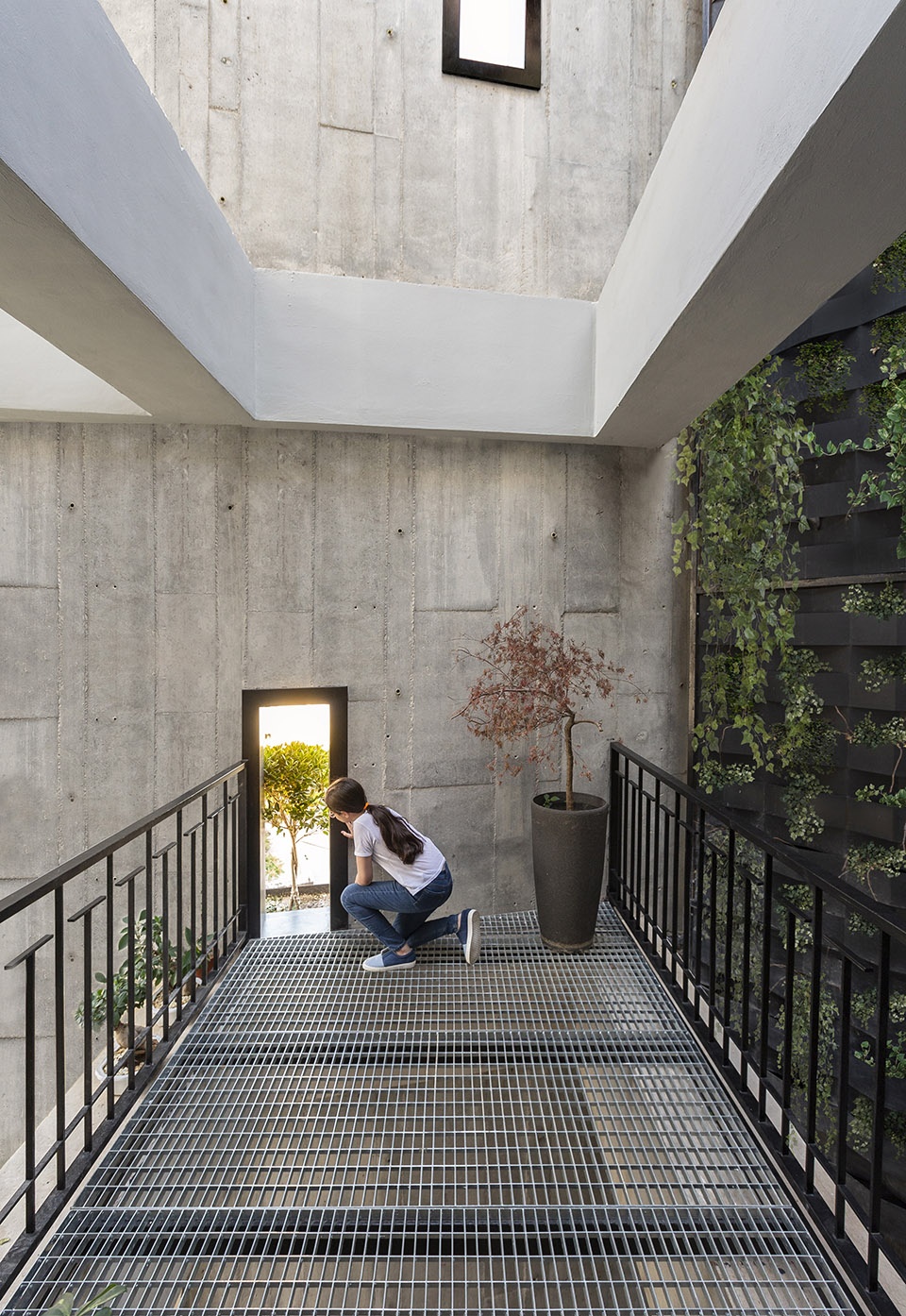House No.6 by TDC Office