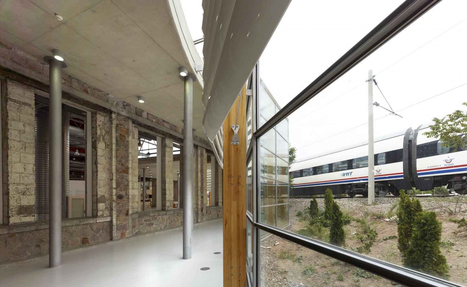 cer modern arts center by uygur architects