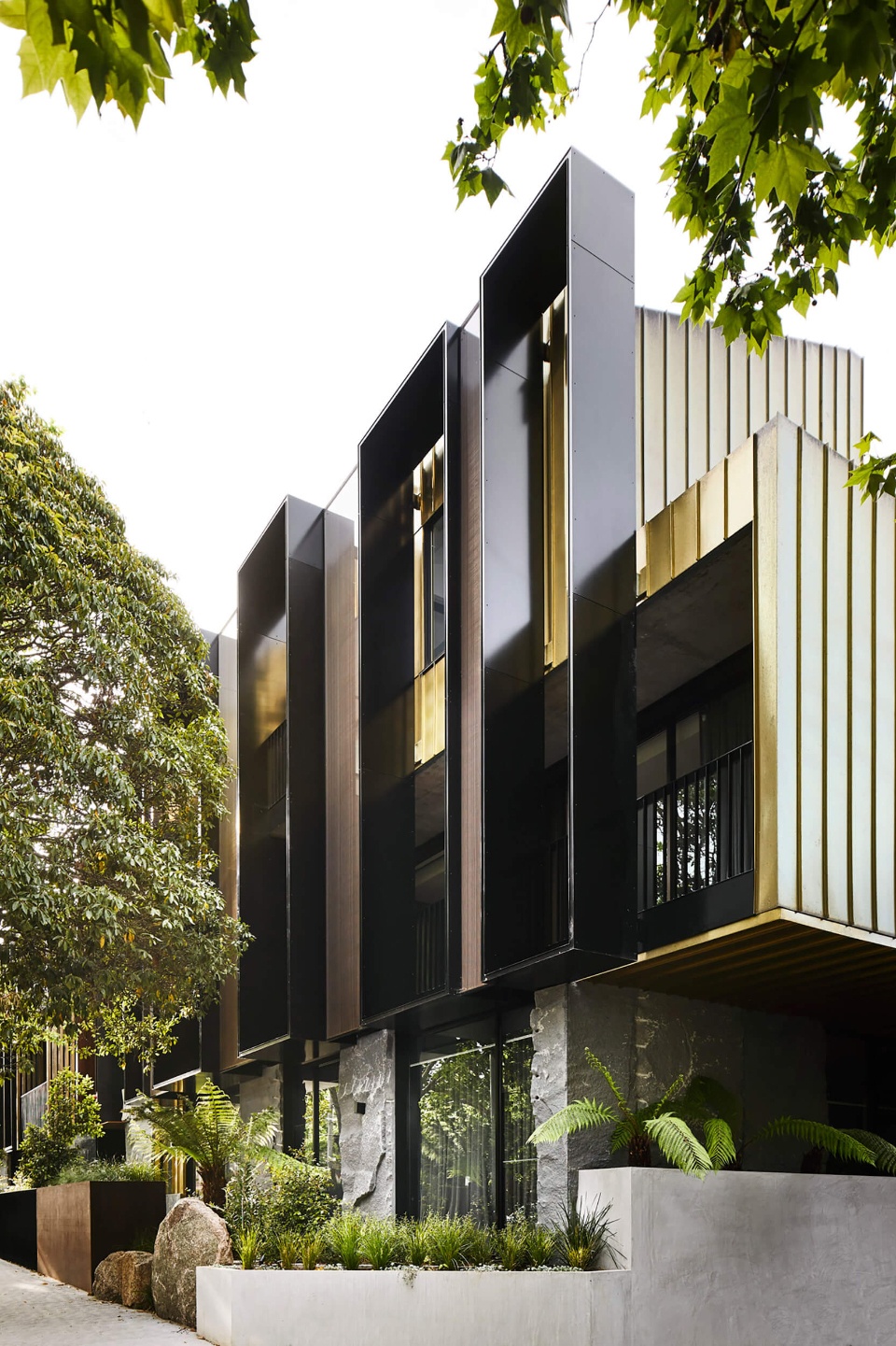 the auburn apartments by splinter society architecture