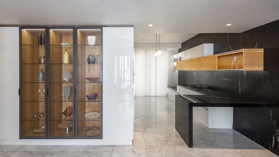 House No.6 by TDC Office