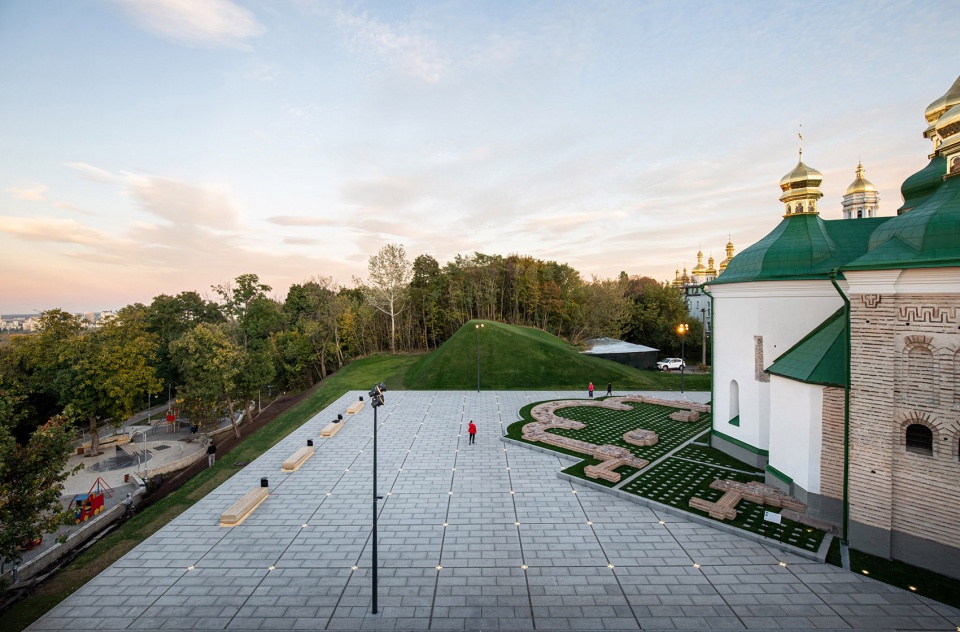 Renovation of the Spassky Bastion and Church Public Square by AER