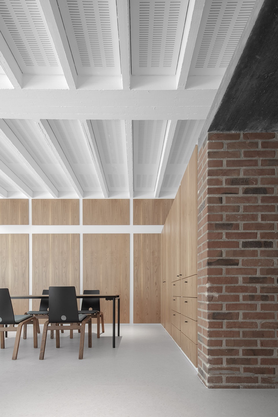 cusanus academy renovation by modusarchitects