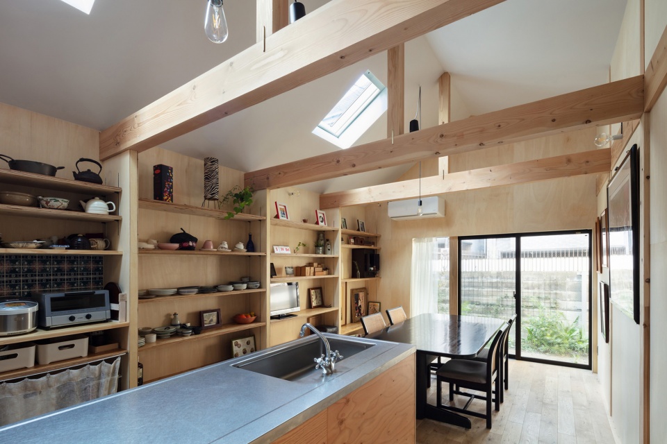 toolbox house by yyaa